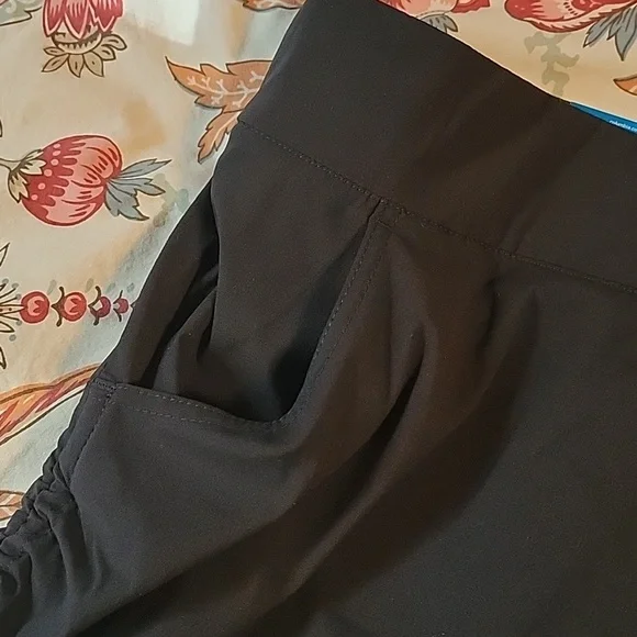 NWT Columbia Black Skort, Large - Picture 6 of 8
